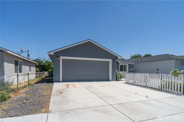 $286,000 | 316 South Main Avenue, Warden, WA 98857