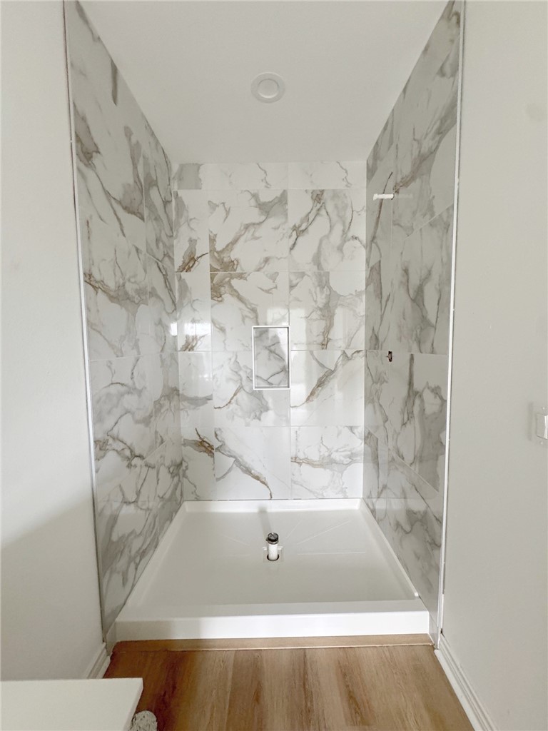 2105 Fury Portland, TX 78374 - Photo 19 of 23 a bathroom with a bathtub