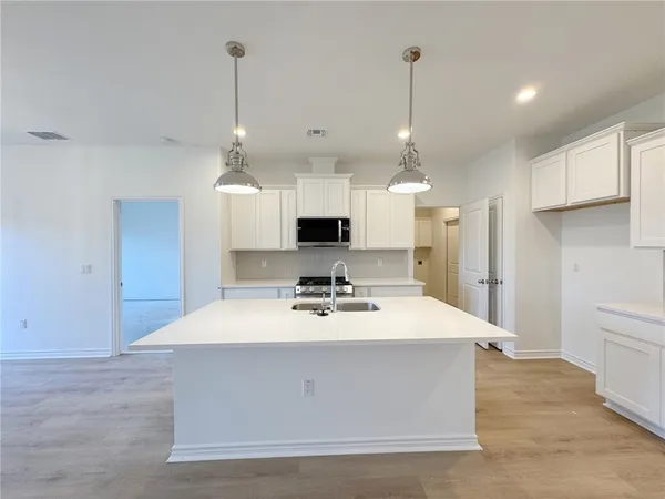 $304,990 | 2105 Fury, Portland, TX 78374