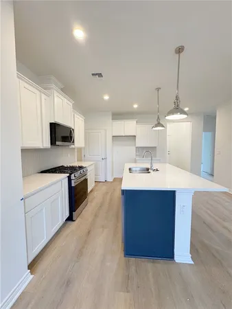 $304,990 | 2105 Fury, Portland, TX 78374