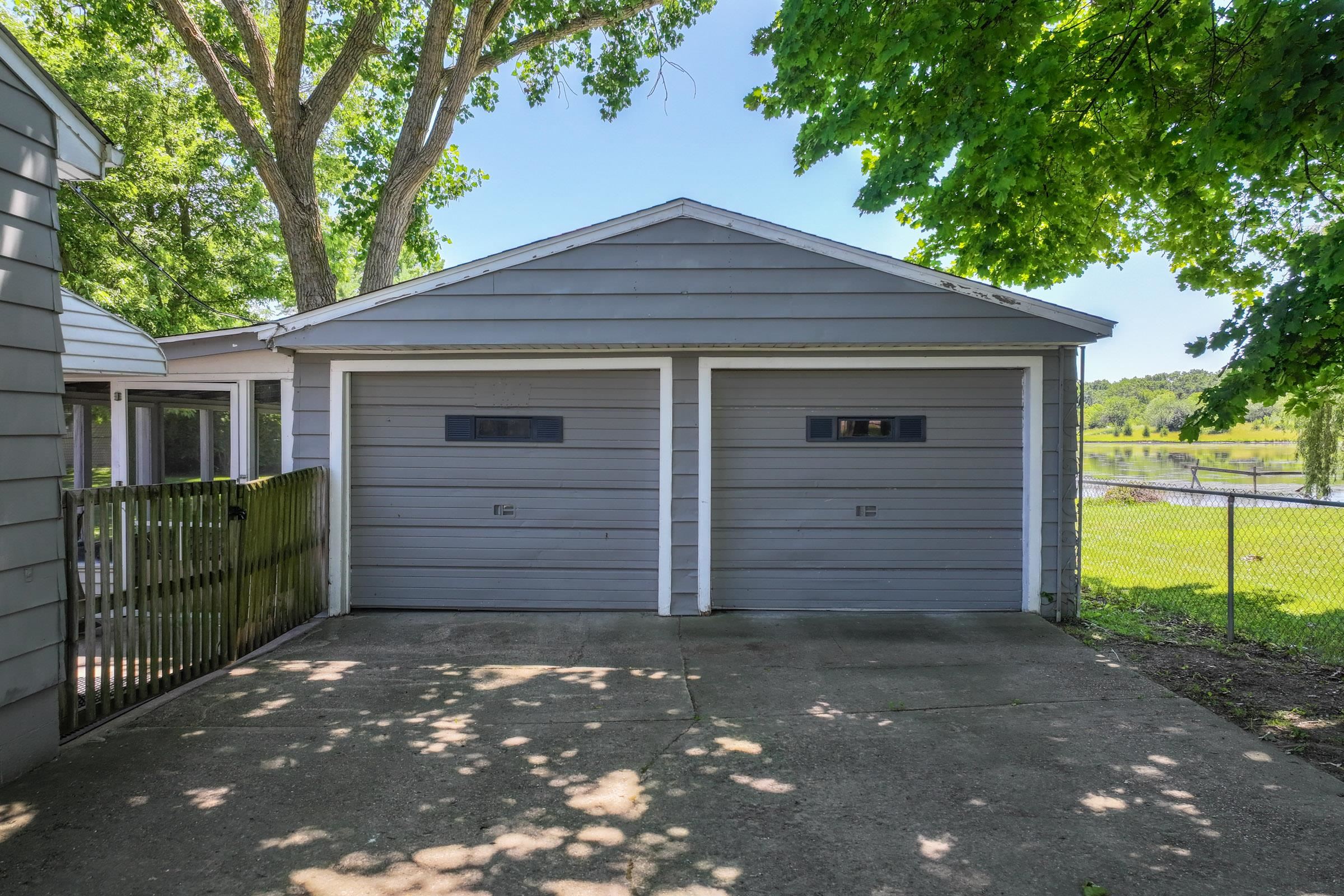 1151 West Cook Road Grand Blanc, MI 48439 - Photo 8 of 31 50147373-b15395f9-25c6-46f5-aae6-f43feff530bb.JPG