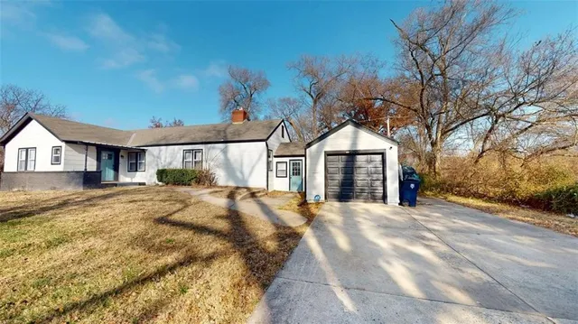 $319,900 | 600 West 101st Terrace, Kansas City, MO 64114