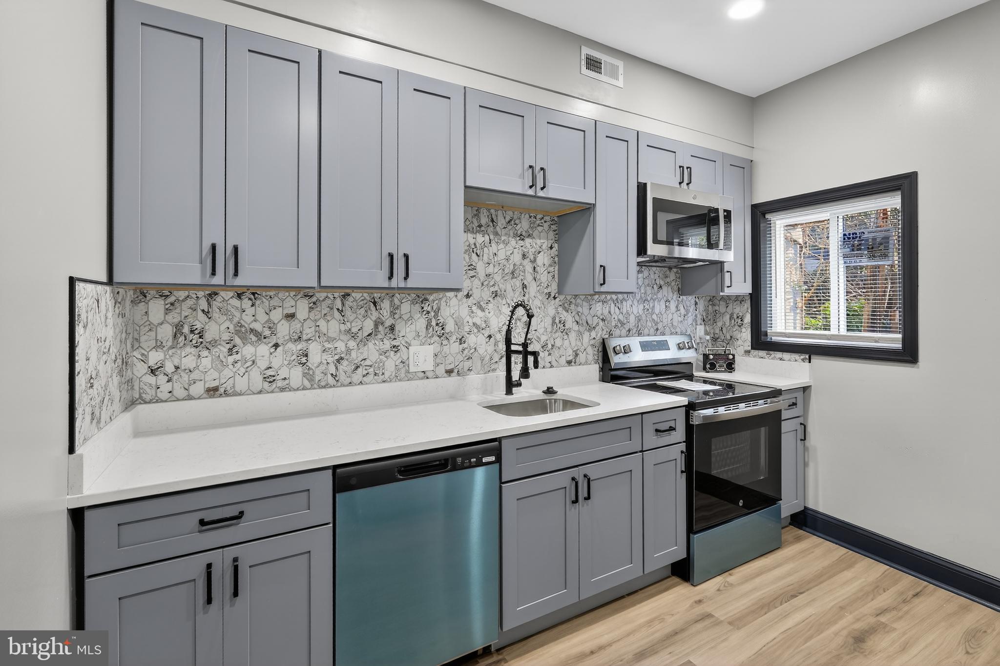 3807 Old York Road Baltimore, MD 21218 - Photo 4 of 34