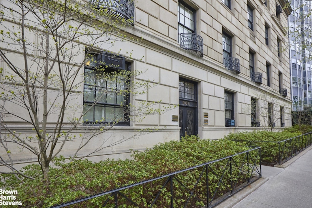 907 5th Avenue, Unit MAIS Manhattan, NY 10021 - Photo 4 of 23