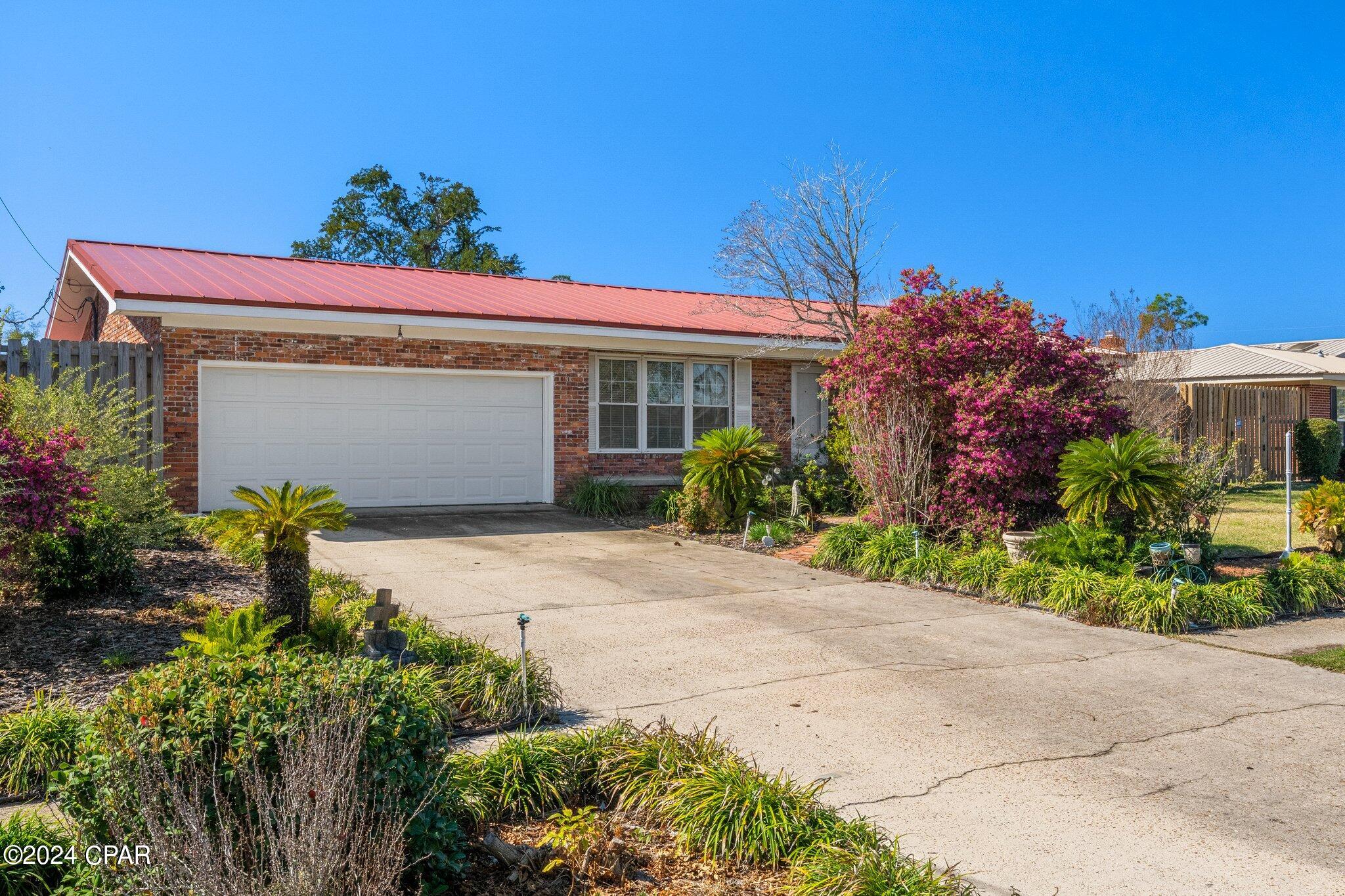 939 Huntingdon Road Panama City, FL 32405 - Photo 2 of 45 Gallery Image 2