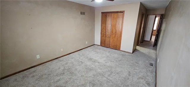 $325,000 | 11838 Oakmont Street, Overland Park, KS 66210