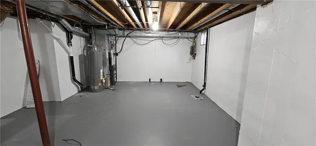 $325,000 | 11838 Oakmont Street, Overland Park, KS 66210