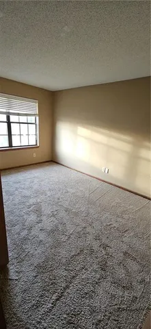 $325,000 | 11838 Oakmont Street, Overland Park, KS 66210