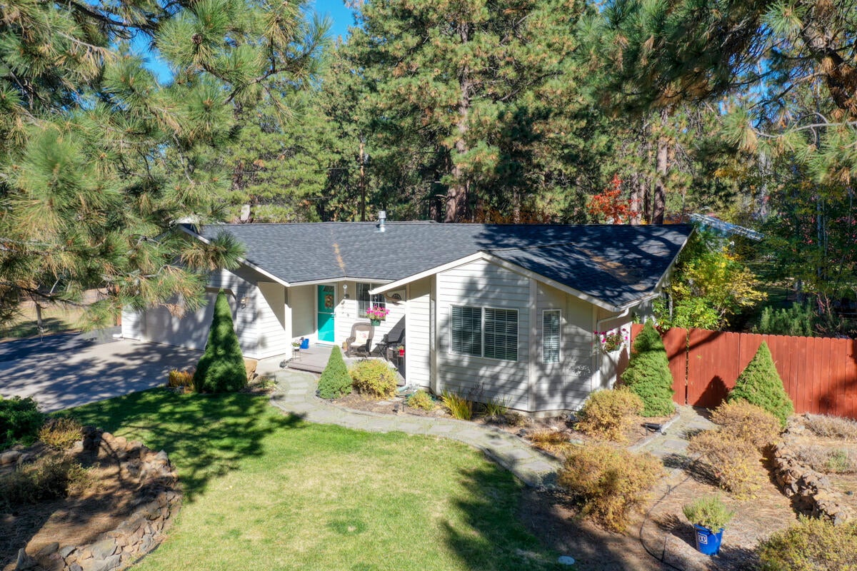 60452 Zuni Road Bend, OR 97702 - Photo 40 of 41 Zuni 36 Drone