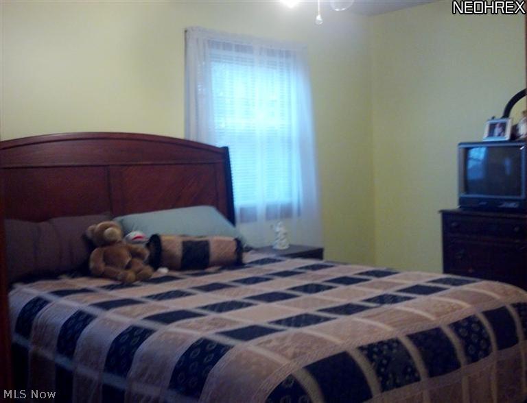 1530 Saxe Road Mogadore, OH 44260 - Photo 12 of 25 Bedroom 2