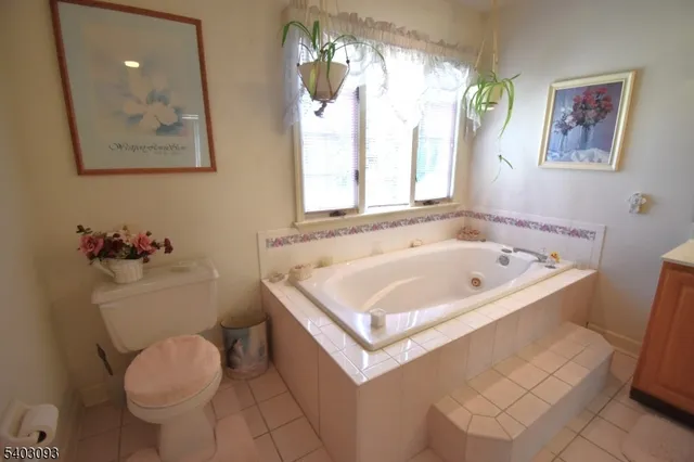 $629,900 | 2215 Apple, Fogelsville, PA 18051