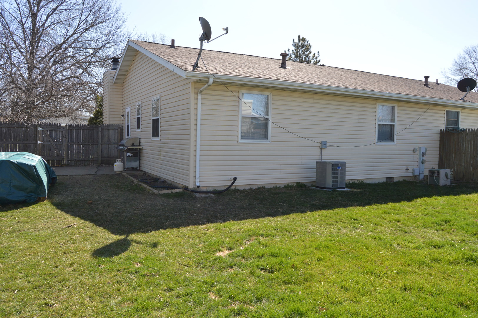 1260 Deerpath Drive Morris, IL 60450 - Photo 13 of 13 a front view of house with yard