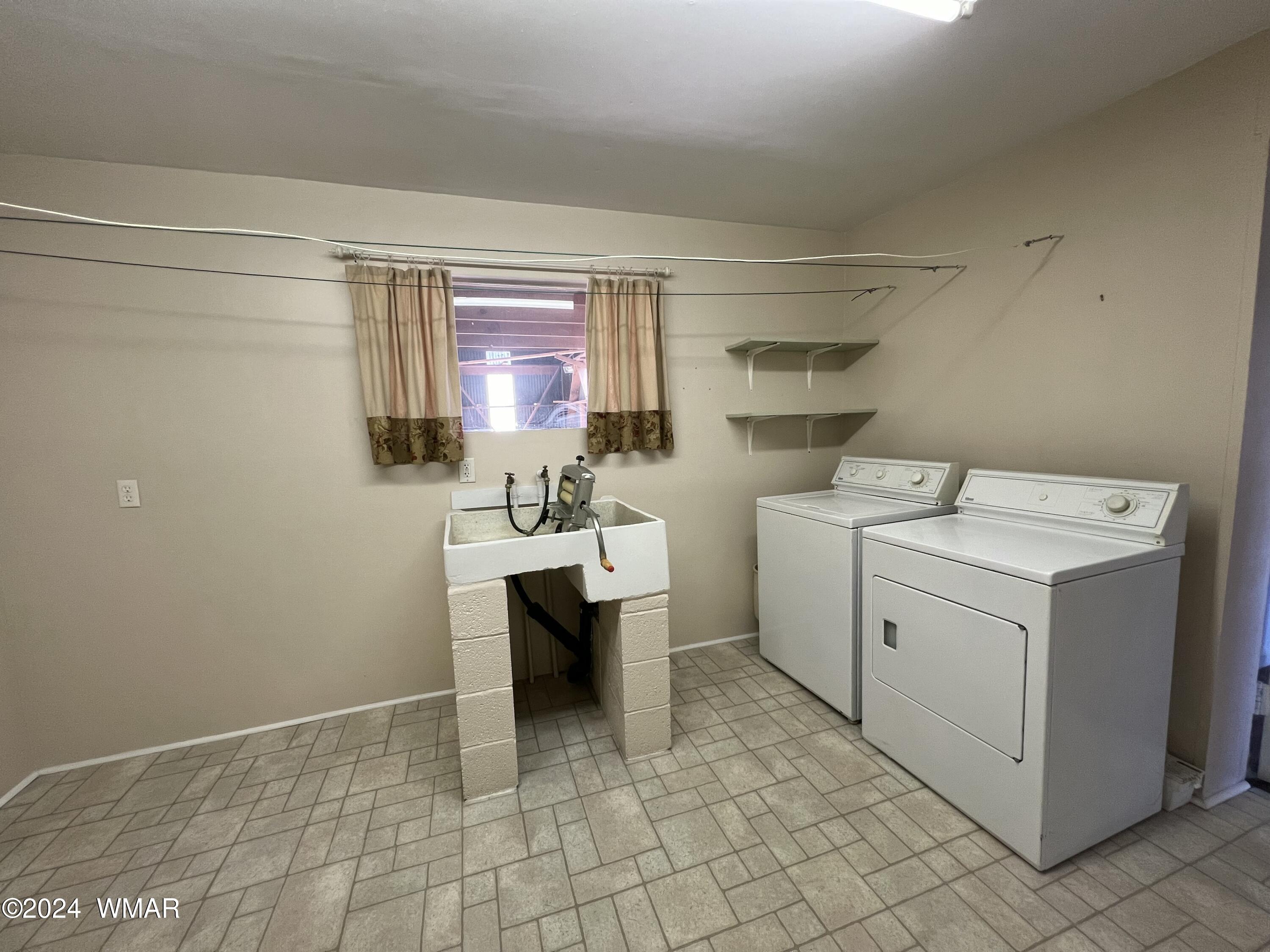 319 East Main Street Springerville, AZ 85938 - Photo 7 of 14 tempImageWQQH7E
