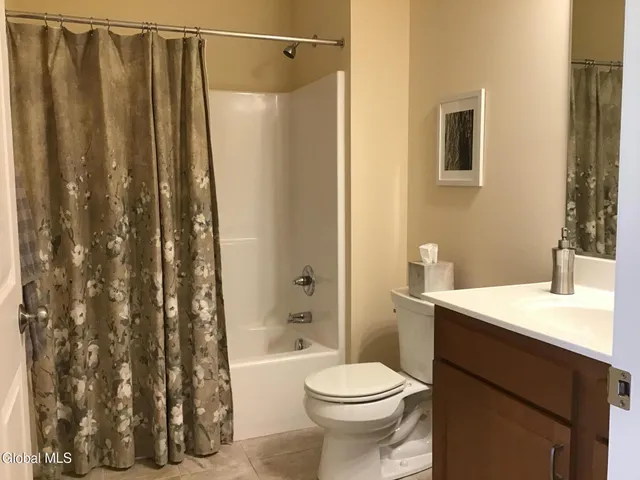 $379,900 | 19 Jared Court, Colonie, NY 12047