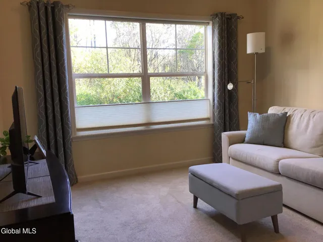 $379,900 | 19 Jared Court, Colonie, NY 12047