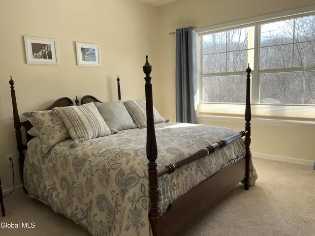 $379,900 | 19 Jared Court, Colonie, NY 12047