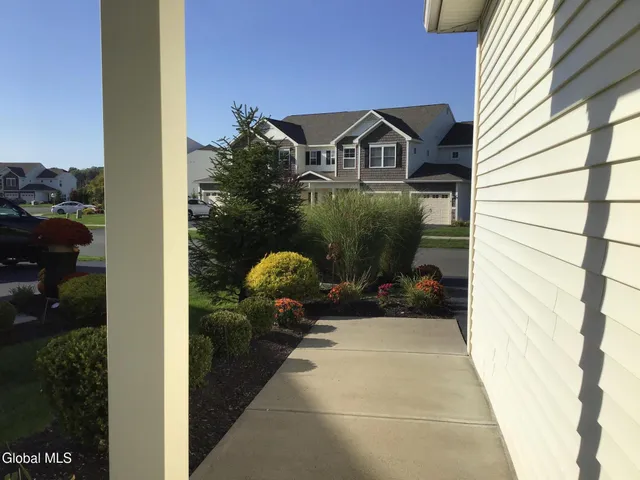 $379,900 | 19 Jared Court, Colonie, NY 12047