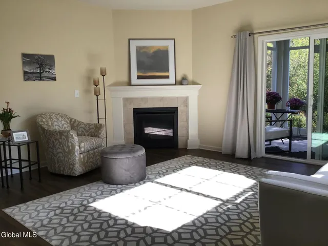 $379,900 | 19 Jared Court, Colonie, NY 12047