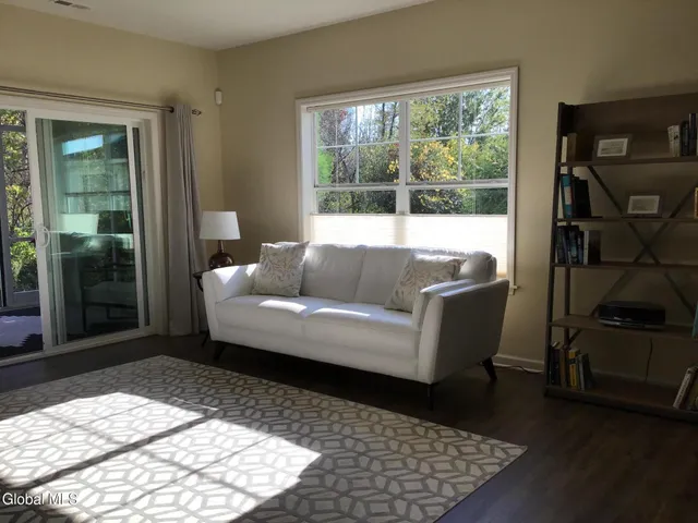 $379,900 | 19 Jared Court, Colonie, NY 12047