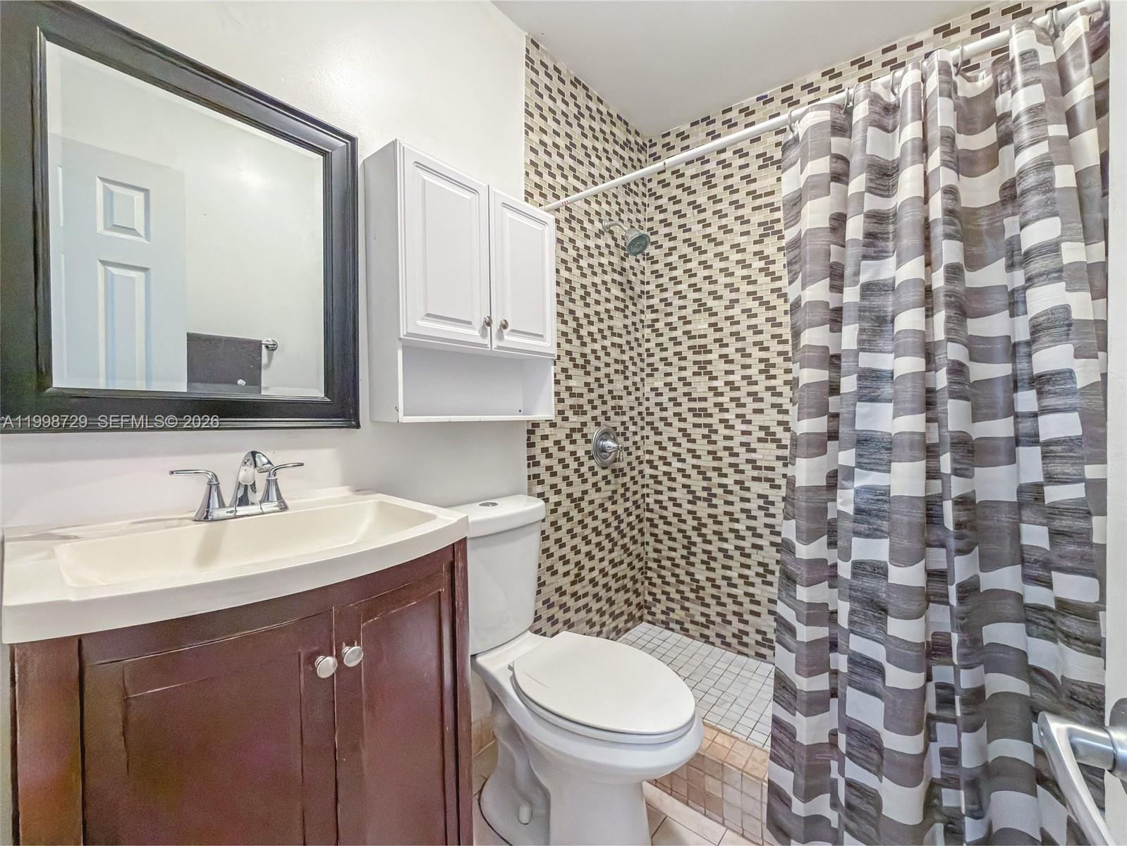 6871 Southwest 37th Street Miami, FL 33155 - Photo 17 of 20