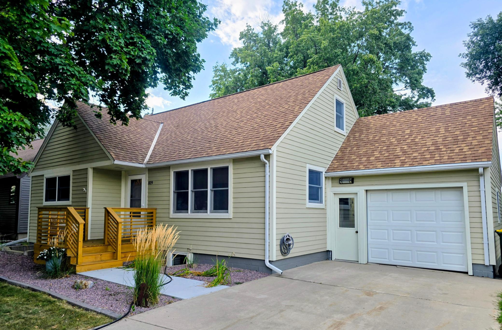 819 5th Street Southwest Pipestone, MN 56164 - Photo 1 of 48 Gallery Image 1