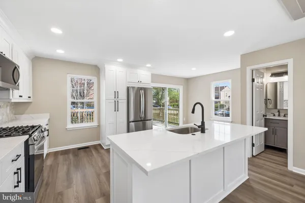 $699,000 | 7800 Solomon Seal Drive, Springfield, VA 22152