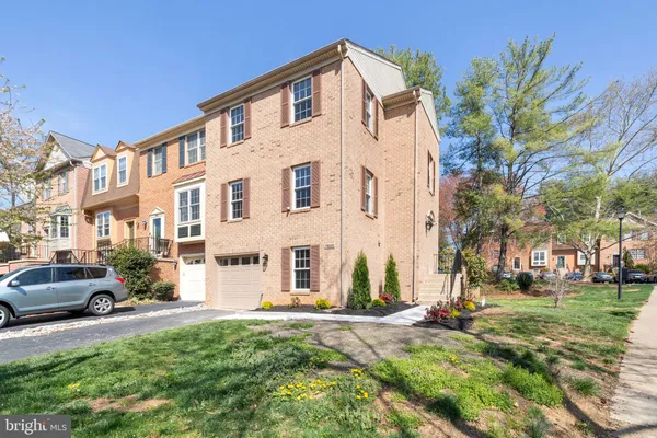 $699,000 | 7800 Solomon Seal Drive, Springfield, VA 22152