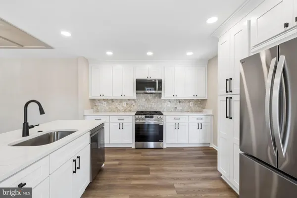$699,000 | 7800 Solomon Seal Drive, Springfield, VA 22152