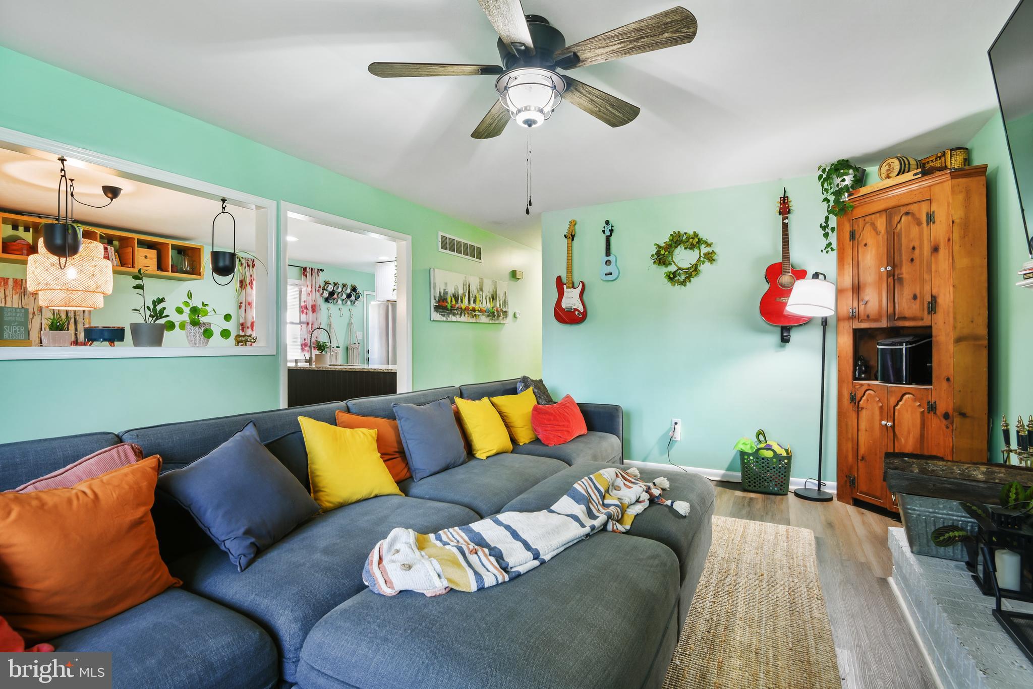 215 Sillery Bay Road Pasadena, MD 21122 - Photo 6 of 51 Gallery Image 6