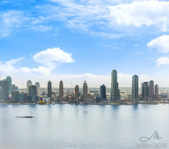 $5,800 | 330 East 39th Street, Unit 14L | Murray Hill