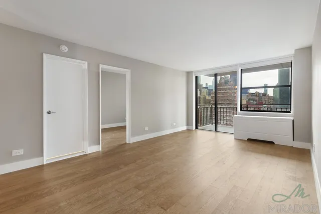 $5,800 | 330 East 39th Street, Unit 14L | Murray Hill
