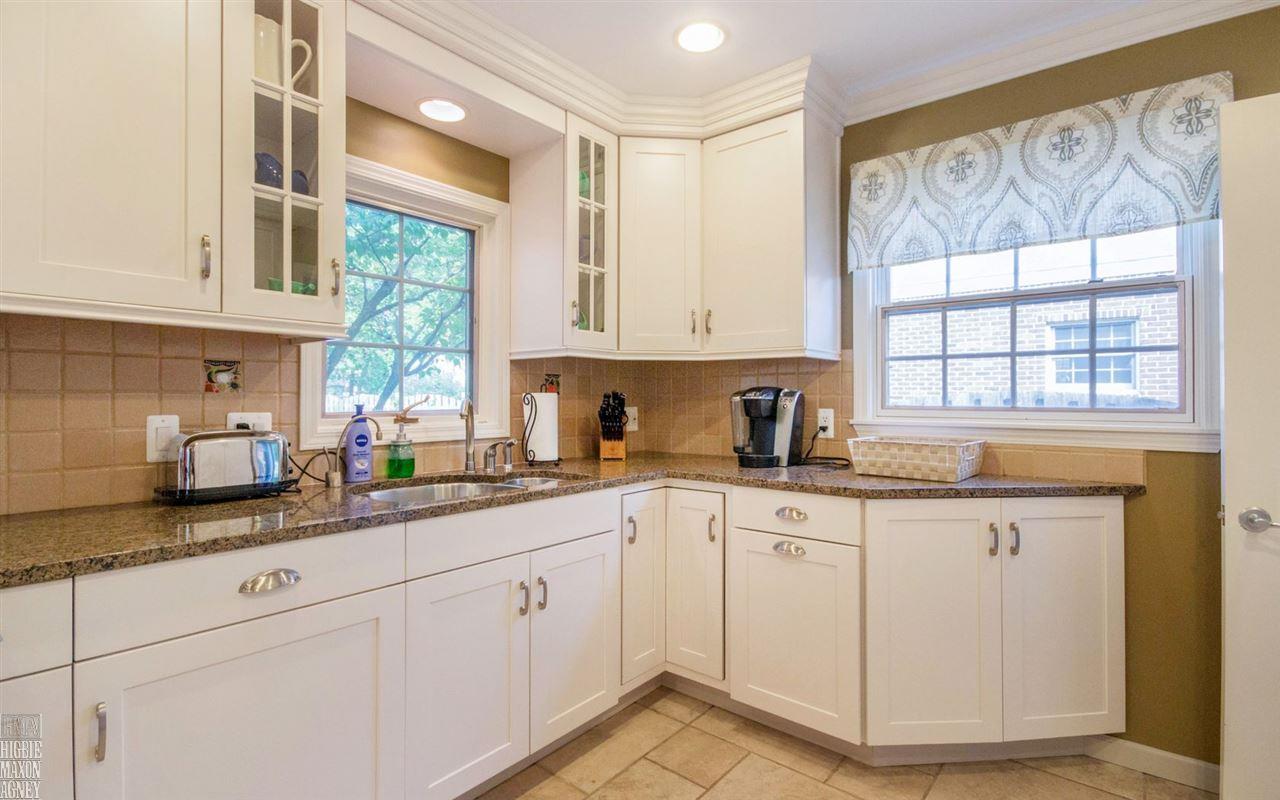 847 Washington Road Grosse Pointe, MI 48230 - Photo 12 of 30 31327820-11.JPG