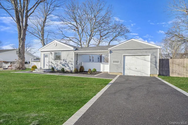 $619,000 | 96 Toomey Road, West Islip, NY 11795