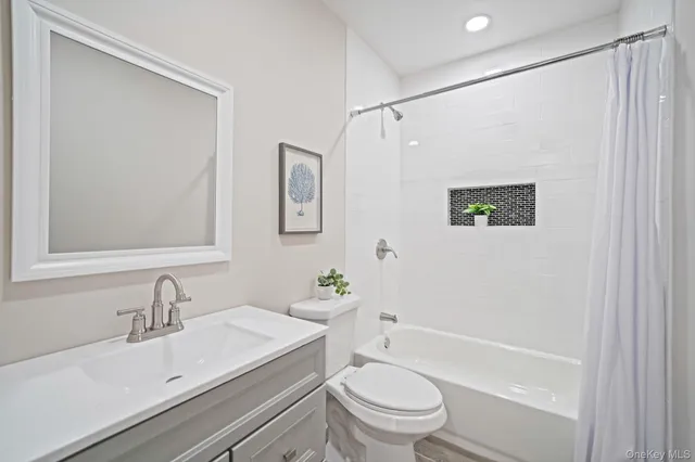 $619,000 | 96 Toomey Road, West Islip, NY 11795