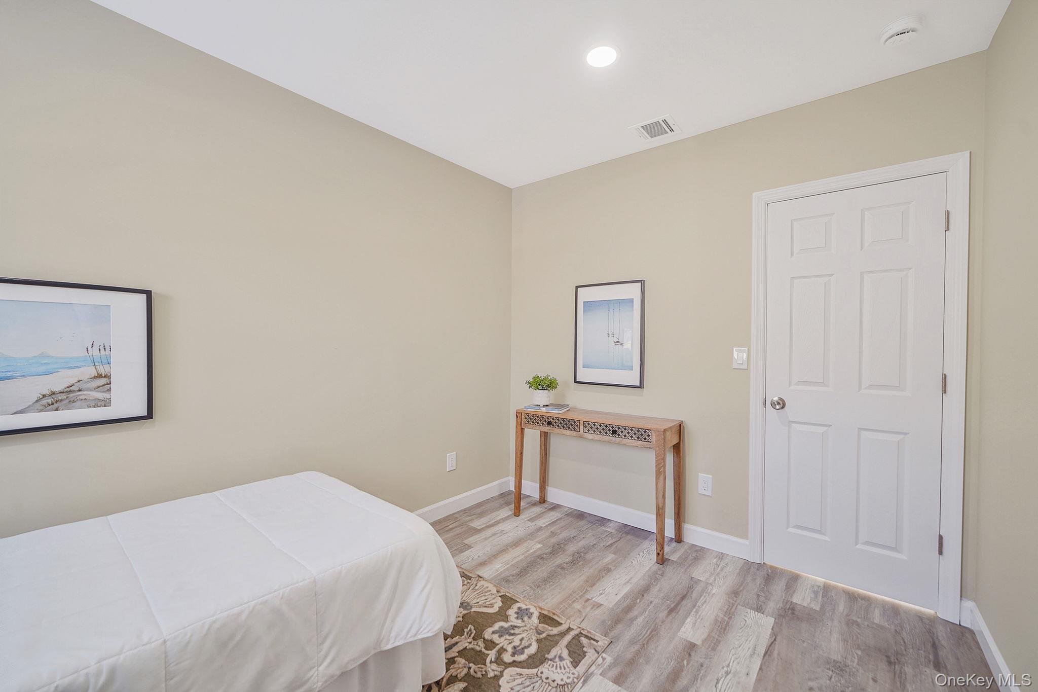 96 Toomey Road West Islip, NY 11795 - Photo 14 of 21