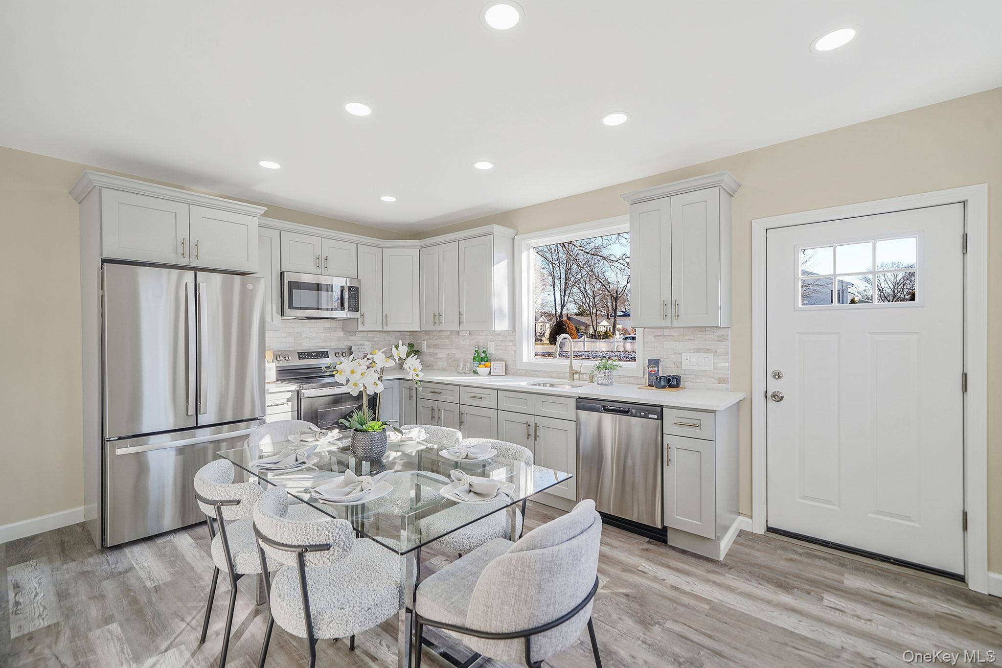 96 Toomey Road West Islip, NY 11795 - Photo 6 of 21