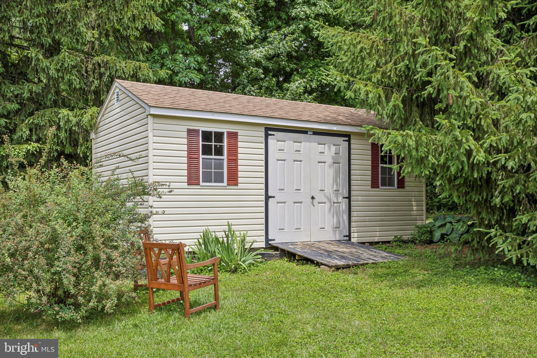 2591 Ridge Road Elverson, PA 19520 - Photo 22 of 33 Large Shed