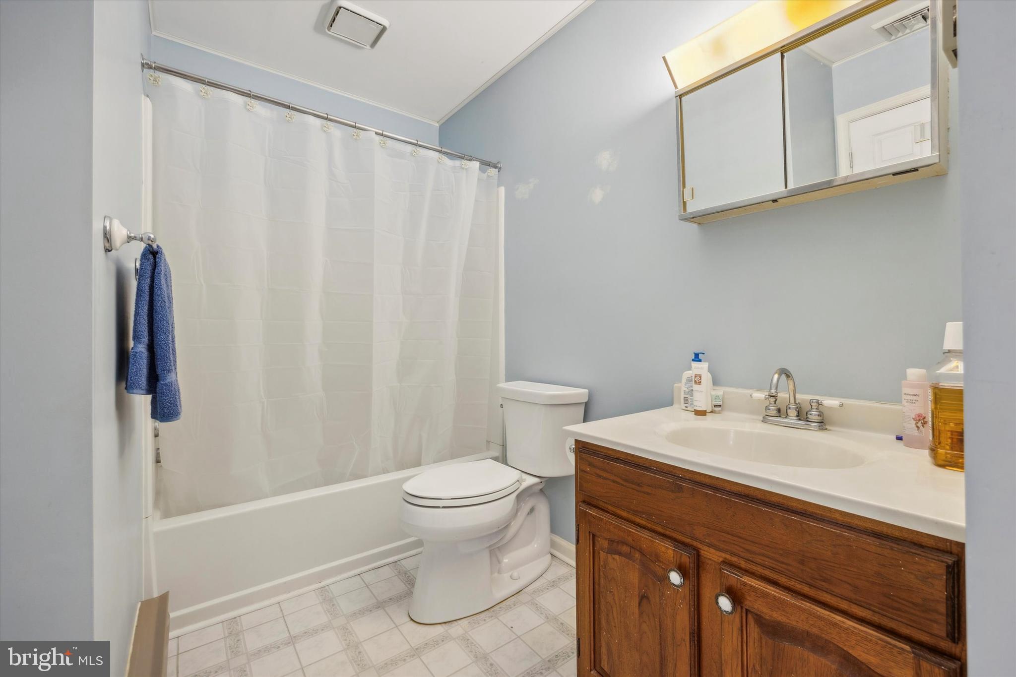 2591 Ridge Road Elverson, PA 19520 - Photo 9 of 33 Full Bath