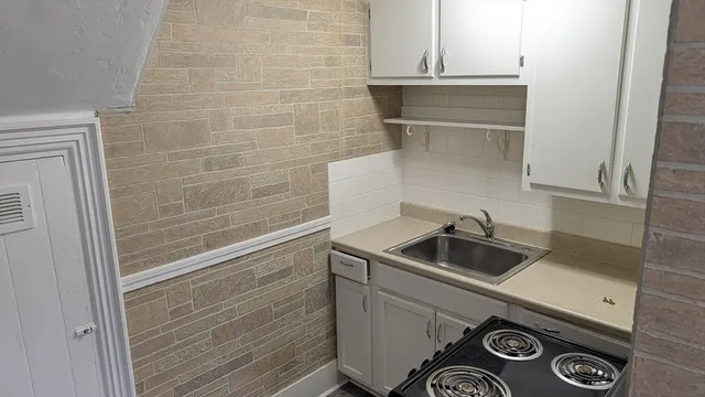 $1,995 | 92 North Franklin Street, Unit 1, Holbrook, MA 02343