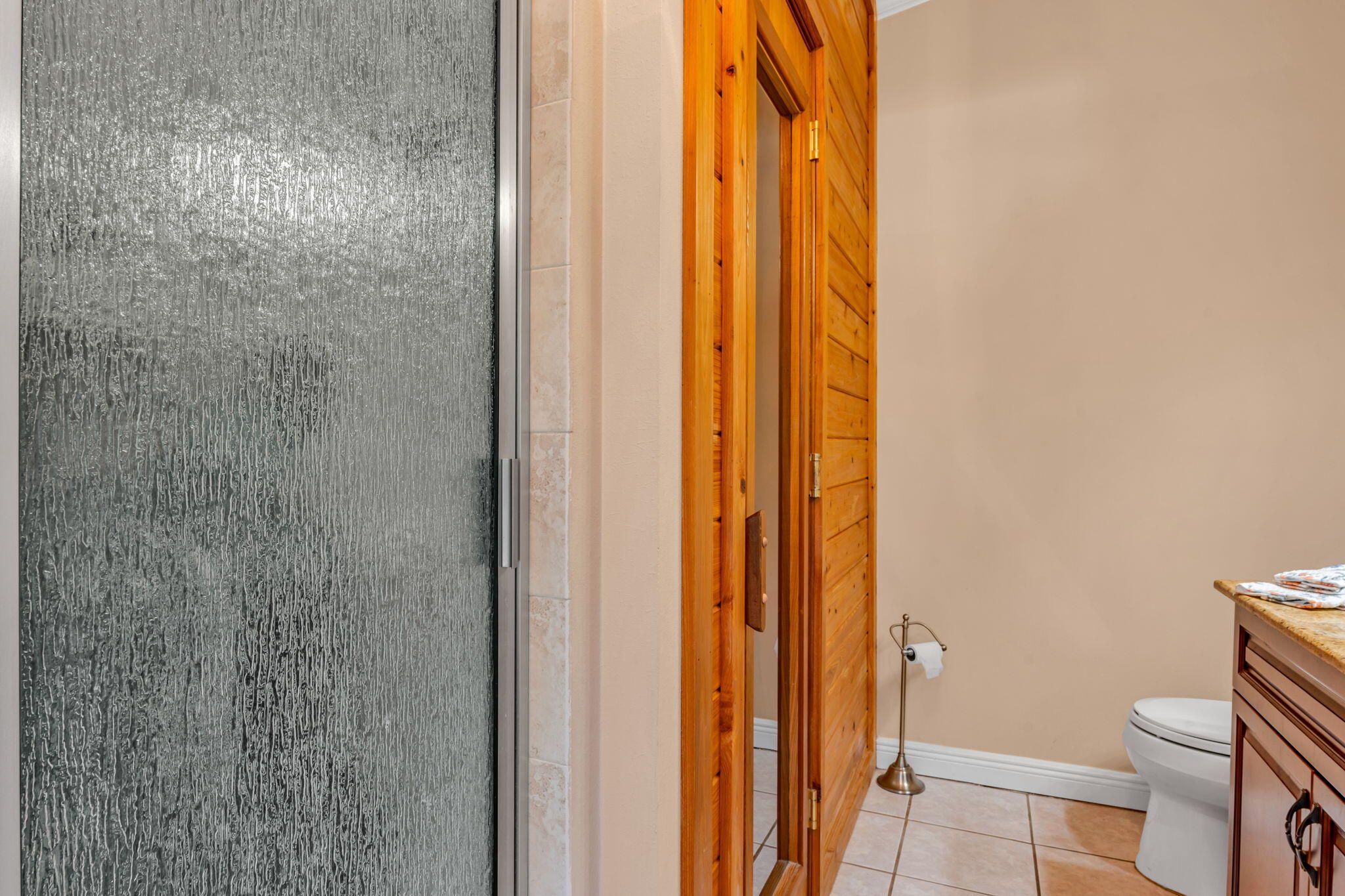 125 South Rolling Hill Road Tavernier, FL 33070 - Photo 23 of 48 a bathroom with a shower and a toilet