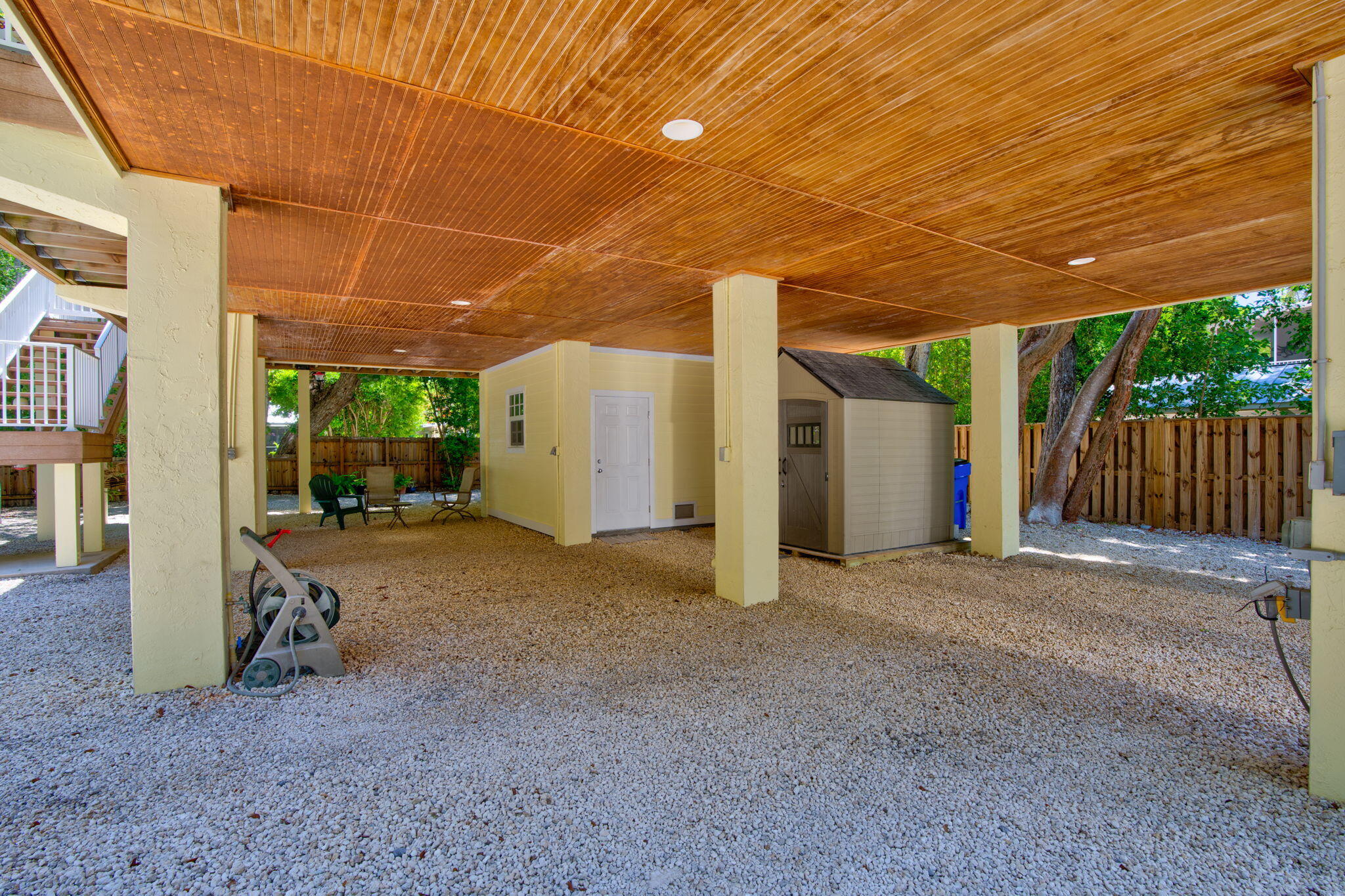 125 South Rolling Hill Road Tavernier, FL 33070 - Photo 29 of 48 a view of a backyard