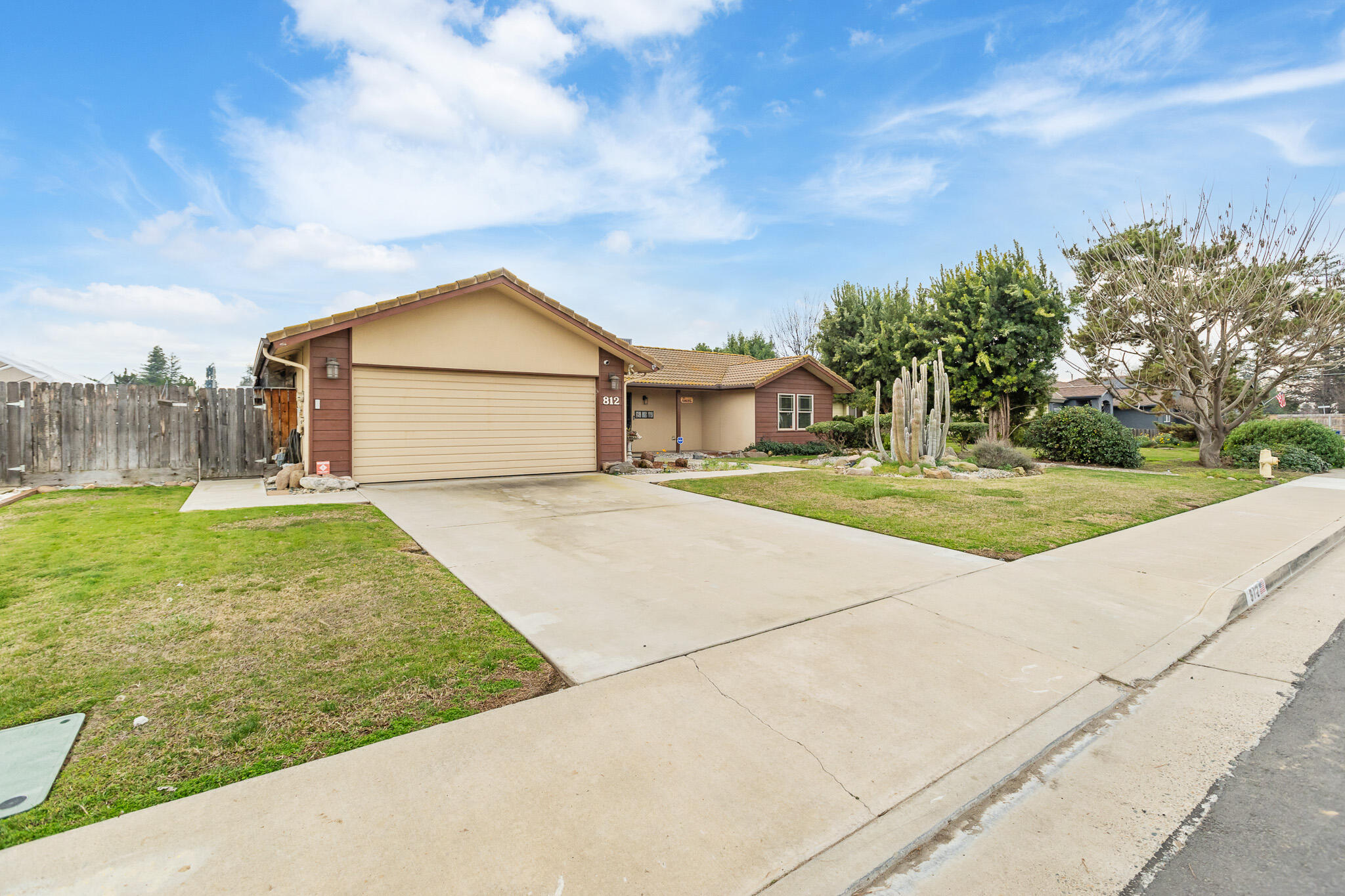 812 Woods Place Exeter, CA 93221 - Photo 43 of 47 38 Exterior Left