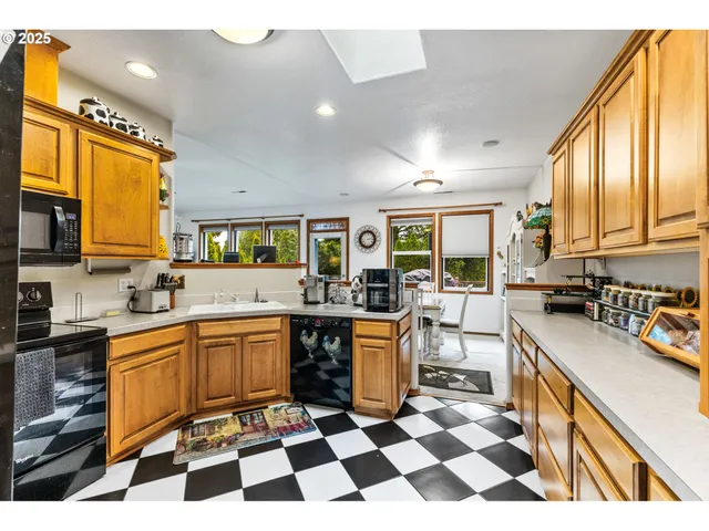 $639,900 | 4060 Mandy Avenue Southeast, Salem, OR 97302