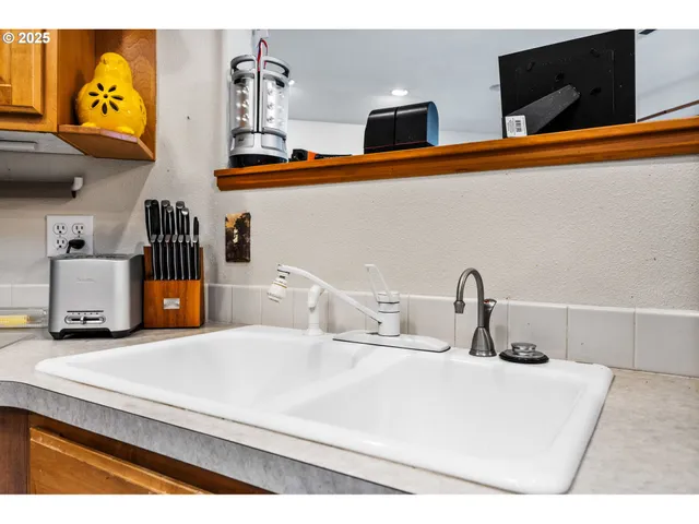 $639,900 | 4060 Mandy Avenue Southeast, Salem, OR 97302