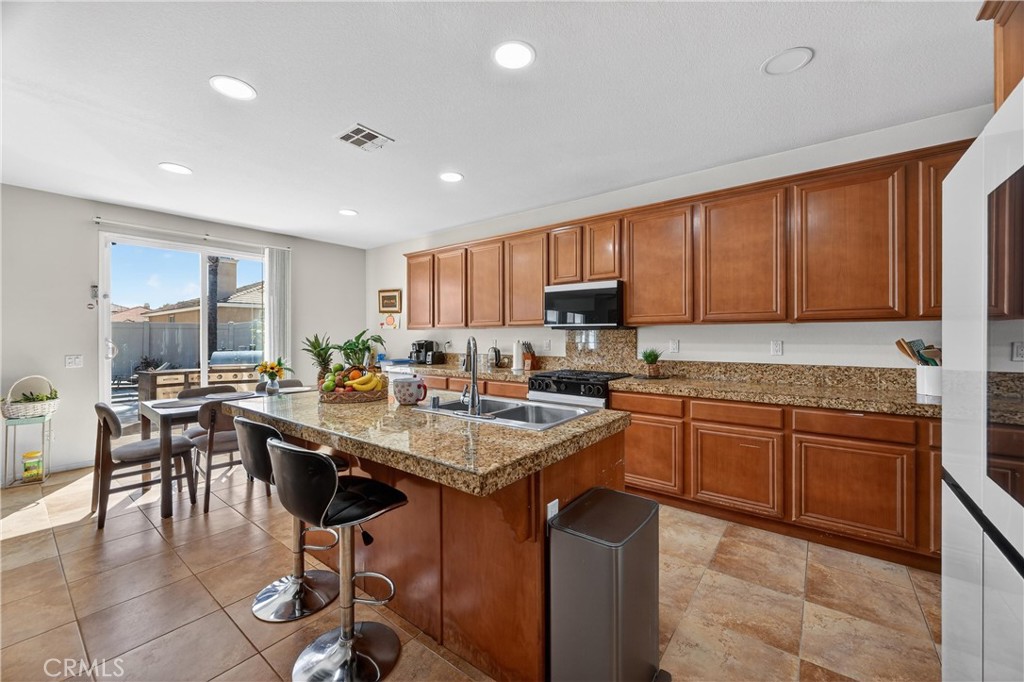 1929 English Oak Way Perris, CA 92571 - Photo 12 of 40