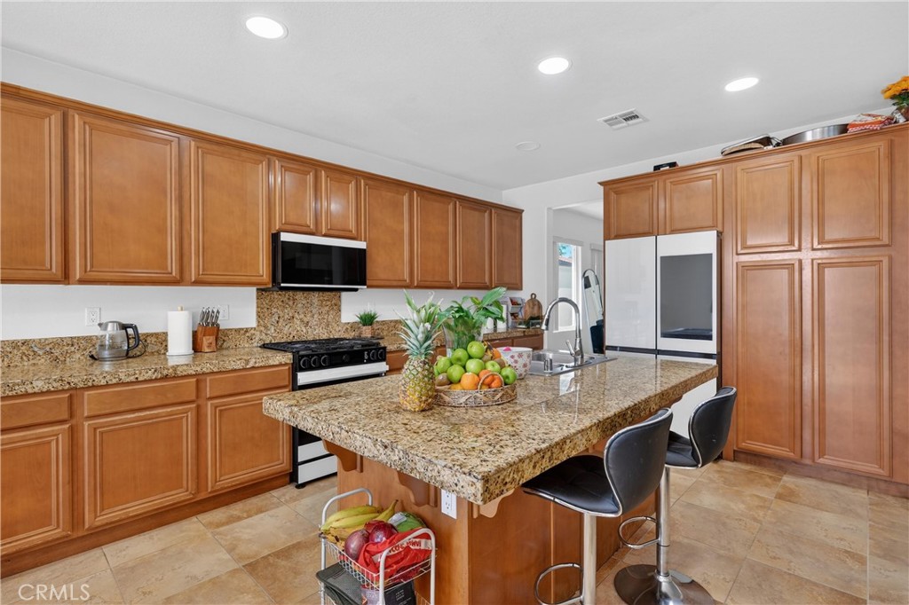 1929 English Oak Way Perris, CA 92571 - Photo 13 of 40