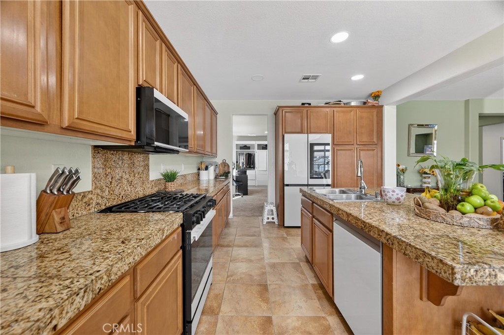 1929 English Oak Way Perris, CA 92571 - Photo 16 of 40