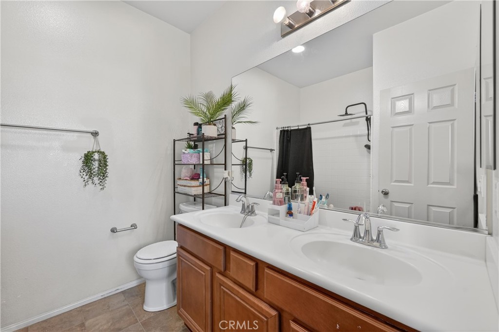 1929 English Oak Way Perris, CA 92571 - Photo 21 of 40