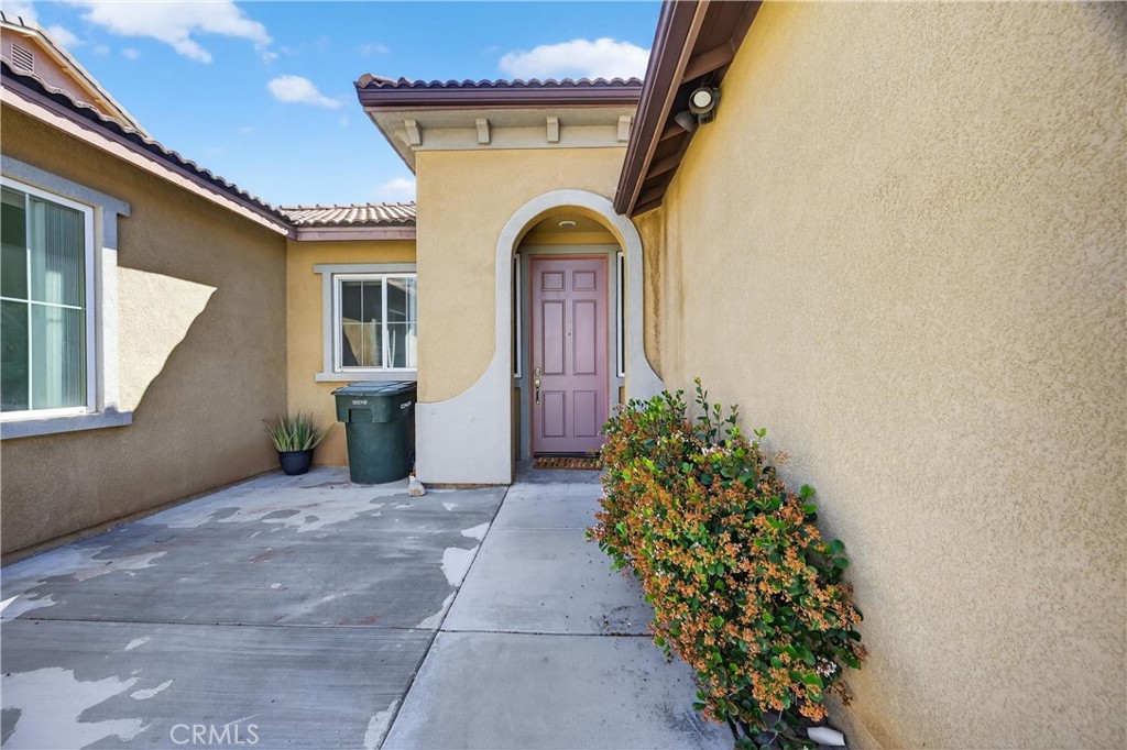 1929 English Oak Way Perris, CA 92571 - Photo 4 of 40