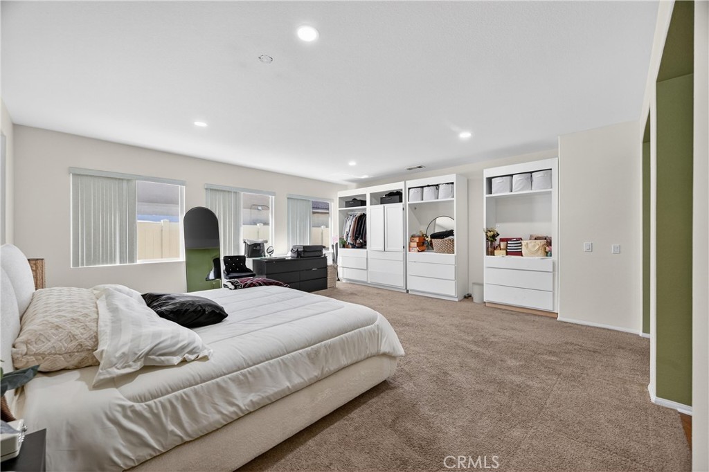 1929 English Oak Way Perris, CA 92571 - Photo 7 of 40